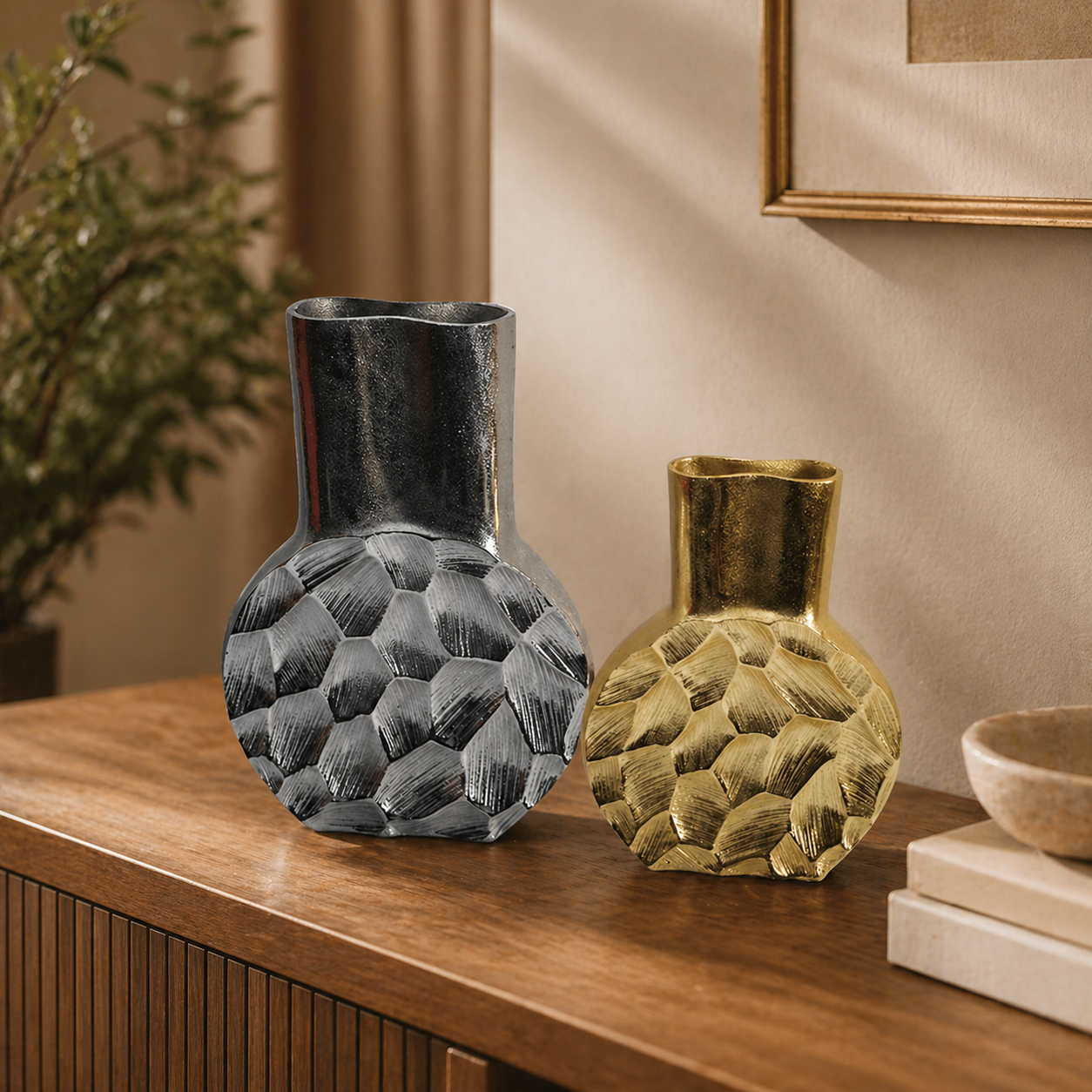 Forma Livings Handcrafted Aluminium Textured Vase – Premium Decorative Accent (Available in Silver & Gold | Dual Sizes)