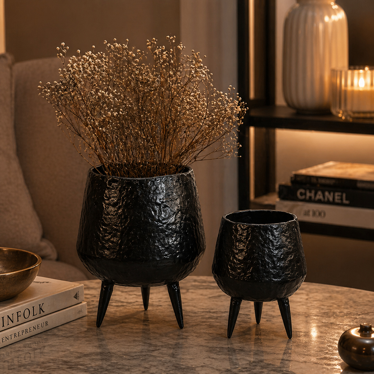 Forma Livings Noir & Silver Elegance Hammered Planter Set