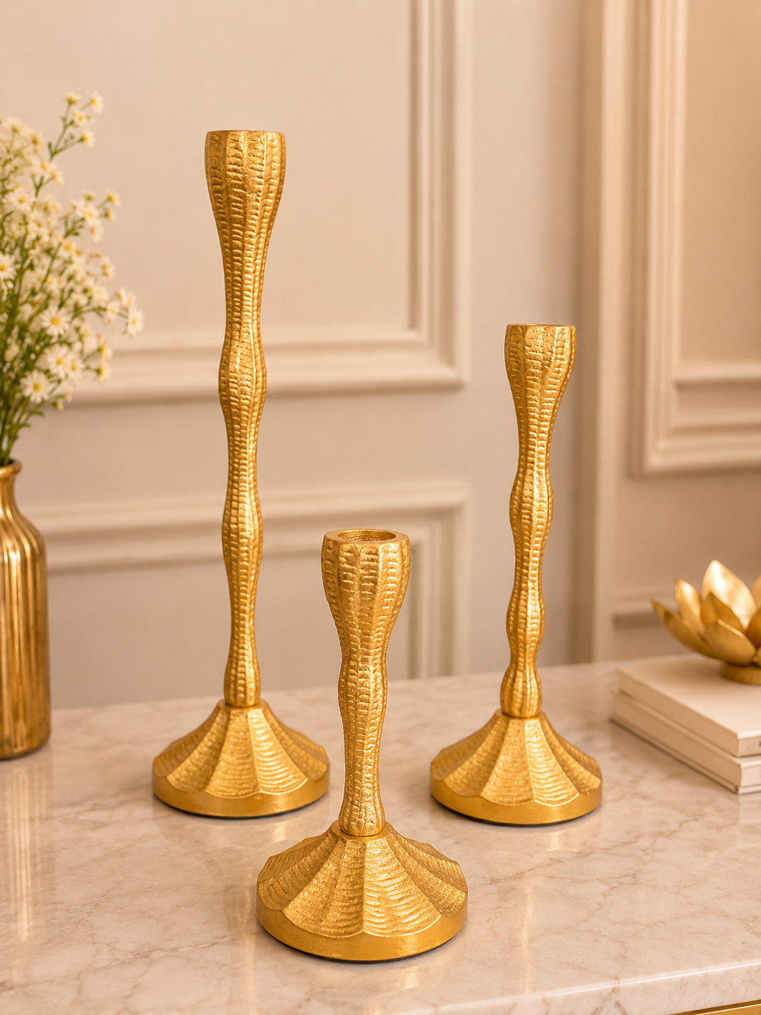 Gold Wave Candle Holder Set