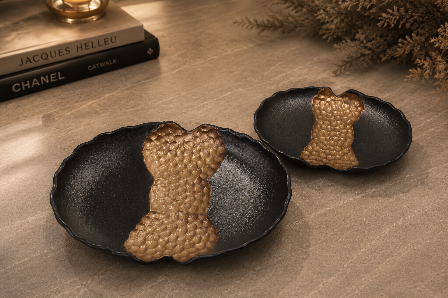 Dual-Finish Aluminium Decorative Platter – Matte Black & Textured Gold