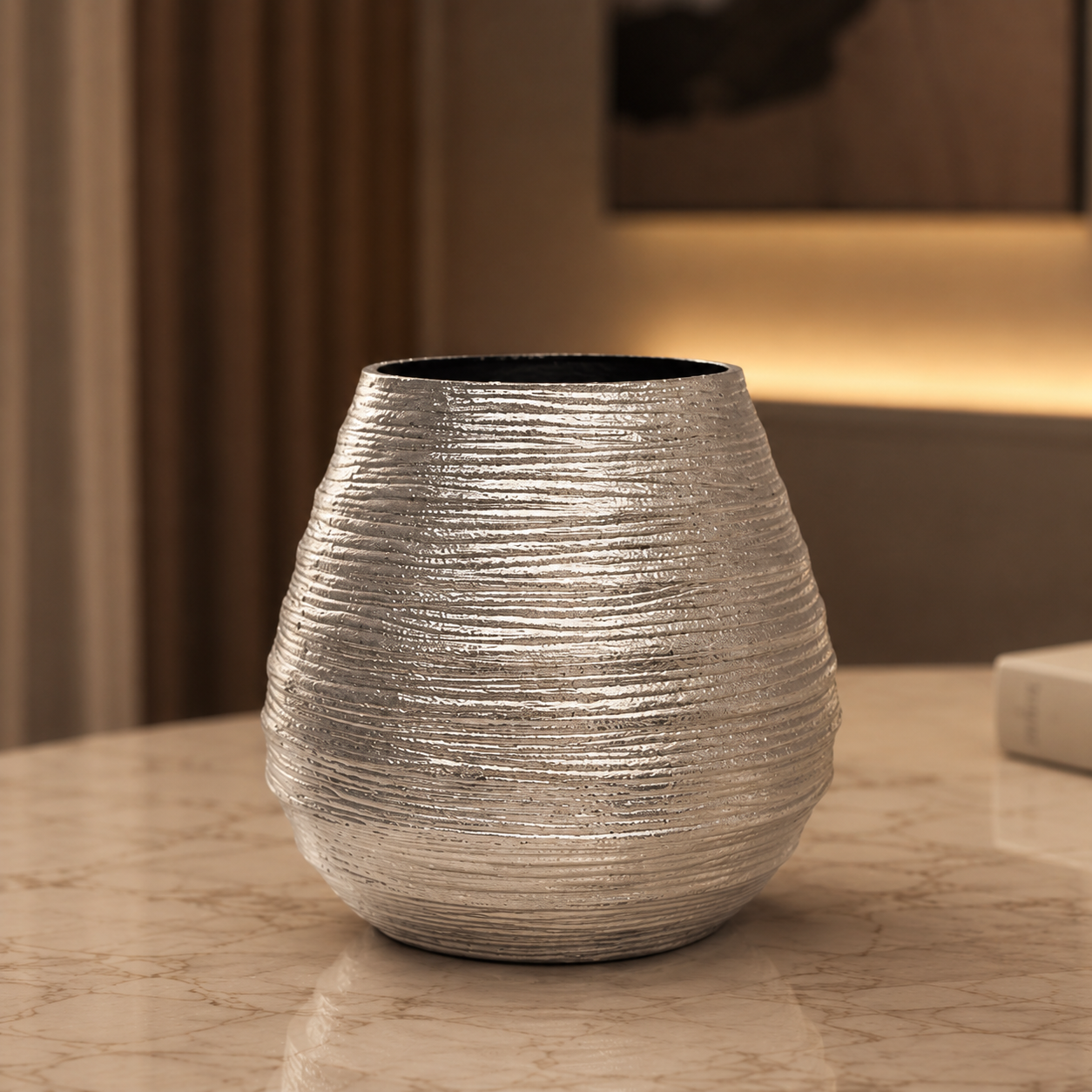 Luxe Ribbed Aluminium Vase – Gold, Silver & Black Finish