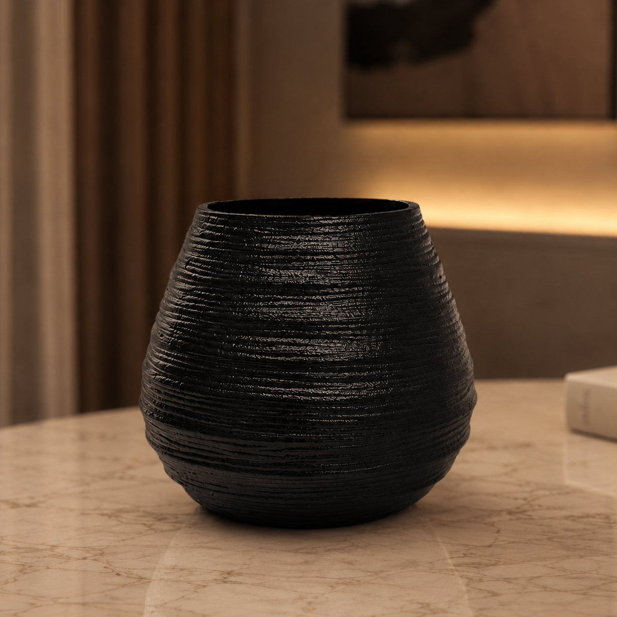 Luxe Ribbed Aluminium Vase – Gold, Silver & Black Finish